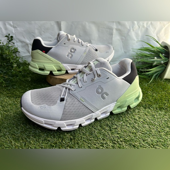 ON RUNNING Cloudflyer 4 Glacier Meadow MEN size  8 NEW main image 16
